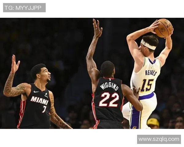 大卫-詹姆斯在CBA全明星赛中的非凡表现赢得全场掌声 大卫-詹姆斯在CBA全明星赛中的非凡表现赢得全场掌声